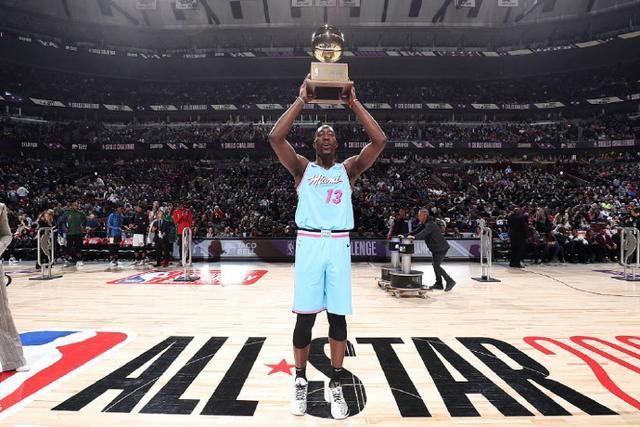 媒体人：中国男篮与李凯尔继续合作的几率很低